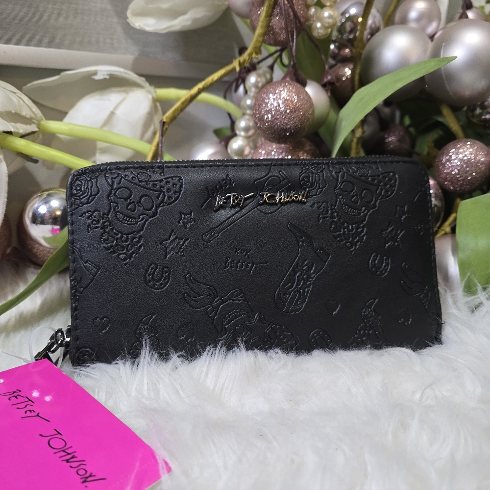 Betsey Johnson Black Embossed Western Skull Guitar Zip Around Wallet NWT - Picture 2 of 5